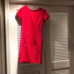 Sharagano. Red short sleeve dress with gold zipper